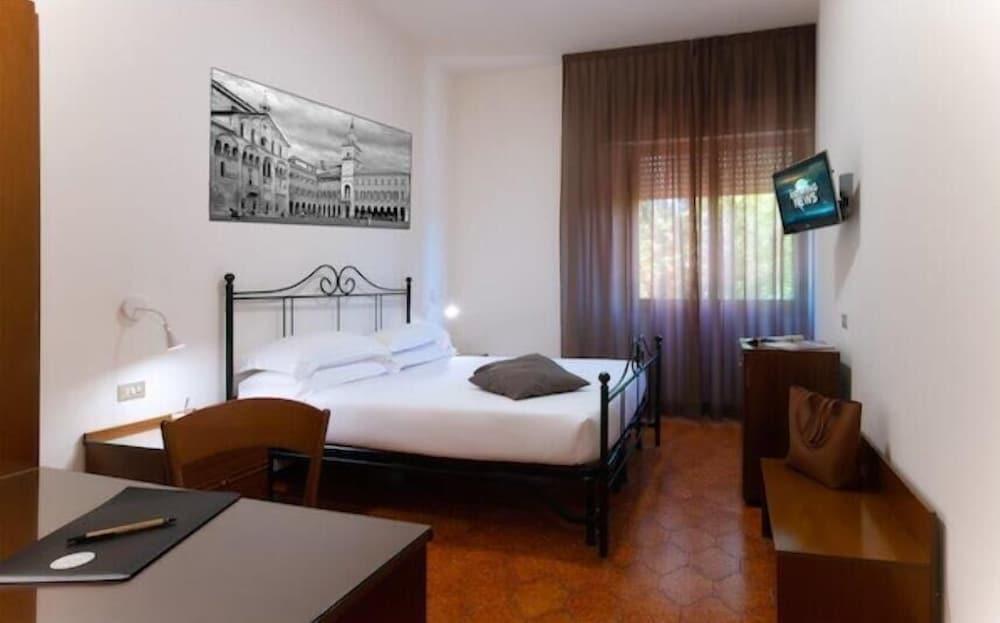 Cdh Hotel Modena Exteriér fotografie
